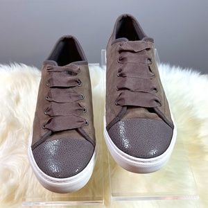 Women's ISAAC MIZRAHI LIVE! Brown Leather and Canvas Lace Up Sneakers Size 8